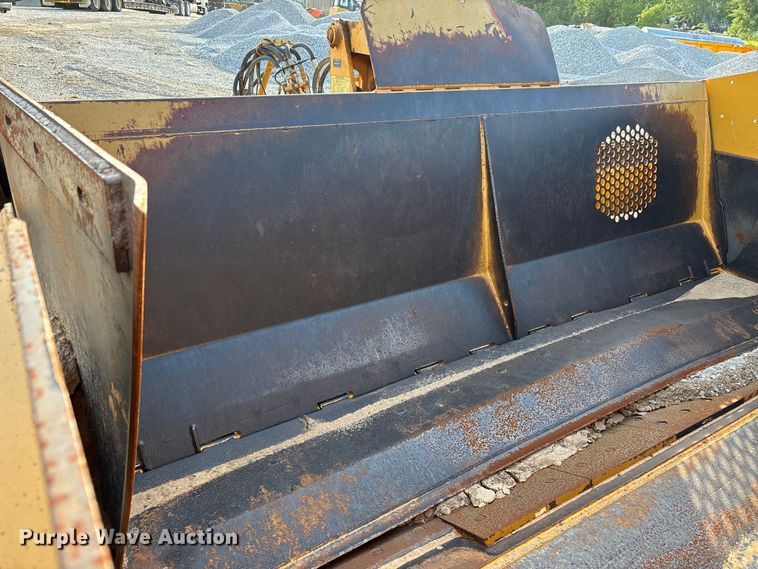 image for item DV4311 John Deere 1812C scraper