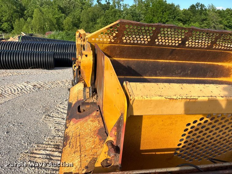 image for item DV4311 John Deere 1812C scraper