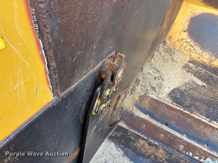 image for item DV4311 John Deere 1812C scraper