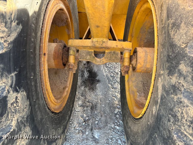 image for item DV4311 John Deere 1812C scraper
