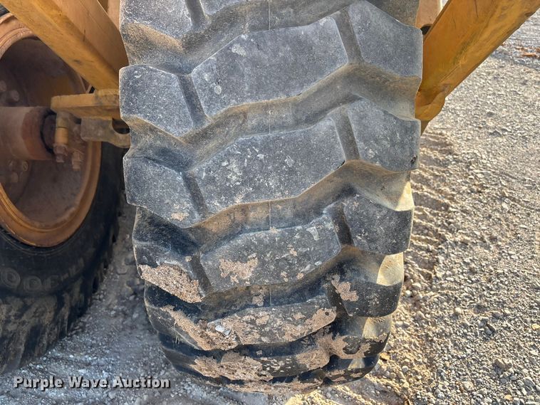 image for item DV4311 John Deere 1812C scraper