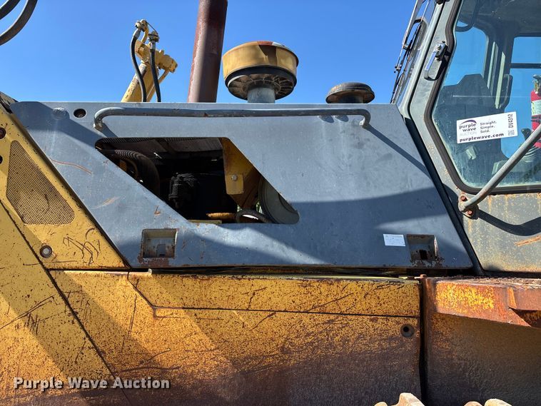image for item DV4312 2000 Komatsu D155AX-5 dozer