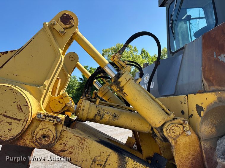 image for item DV4312 2000 Komatsu D155AX-5 dozer