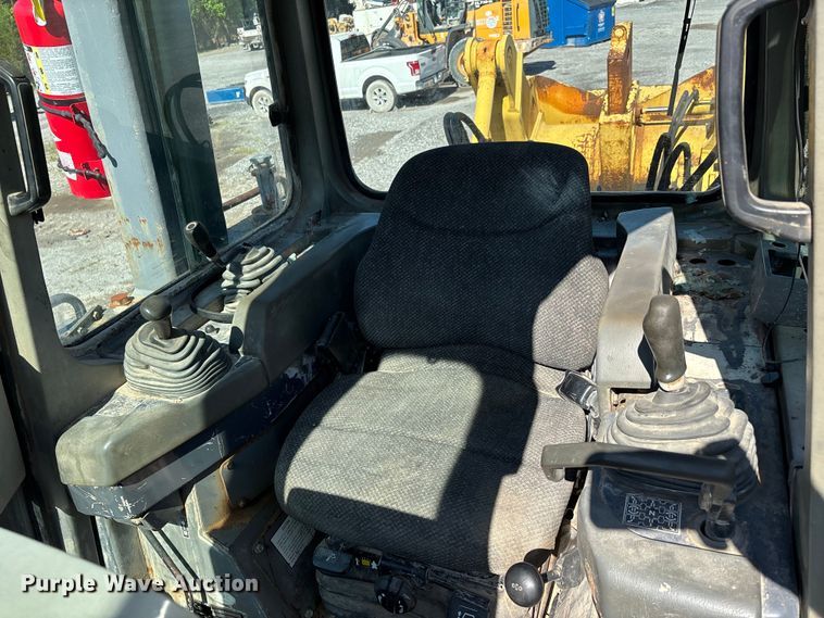 image for item DV4312 2000 Komatsu D155AX-5 dozer