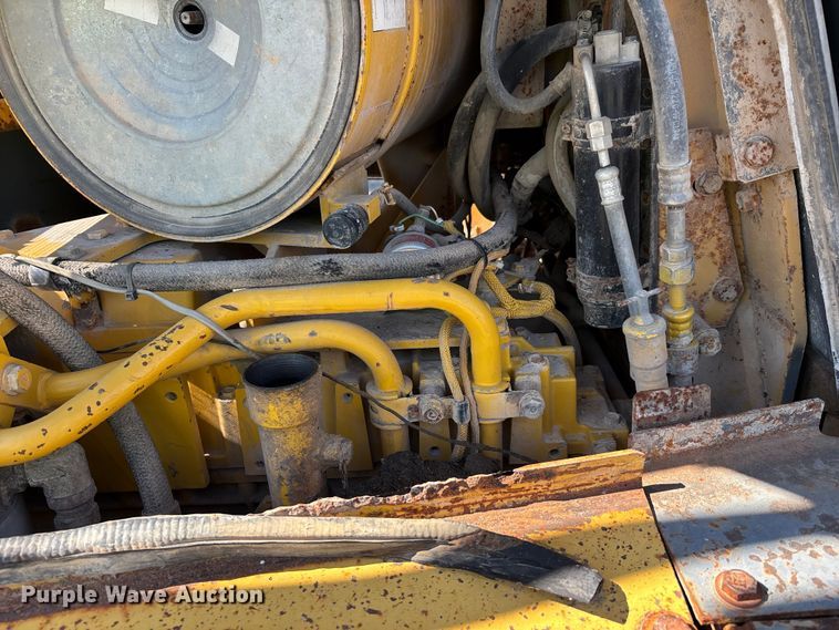 image for item DV4312 2000 Komatsu D155AX-5 dozer
