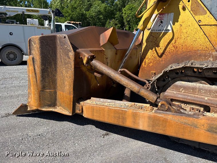 image for item DV4313 2001 Komatsu DD155AX-5 dozer