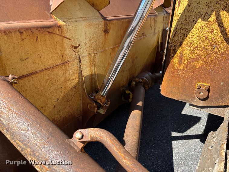 image for item DV4313 2001 Komatsu DD155AX-5 dozer
