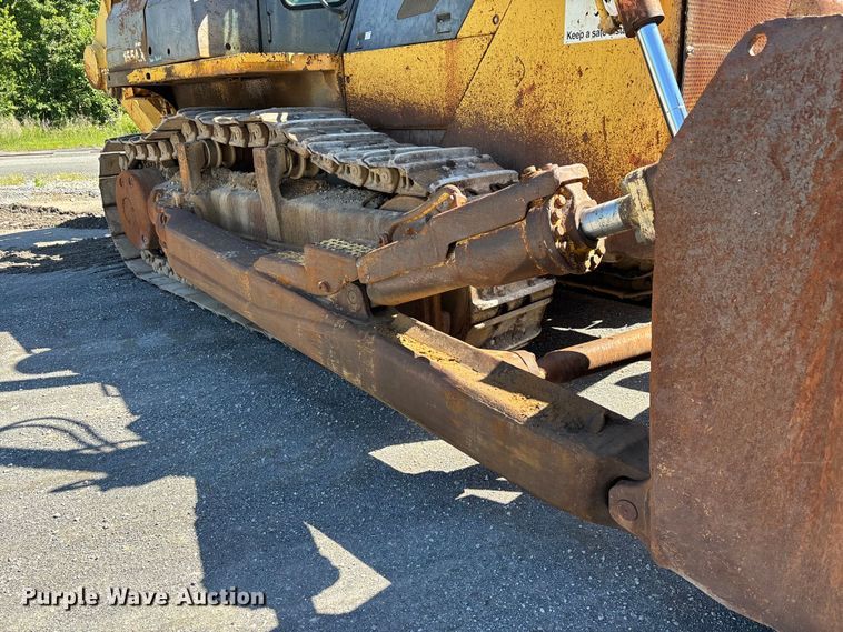 image for item DV4313 2001 Komatsu DD155AX-5 dozer
