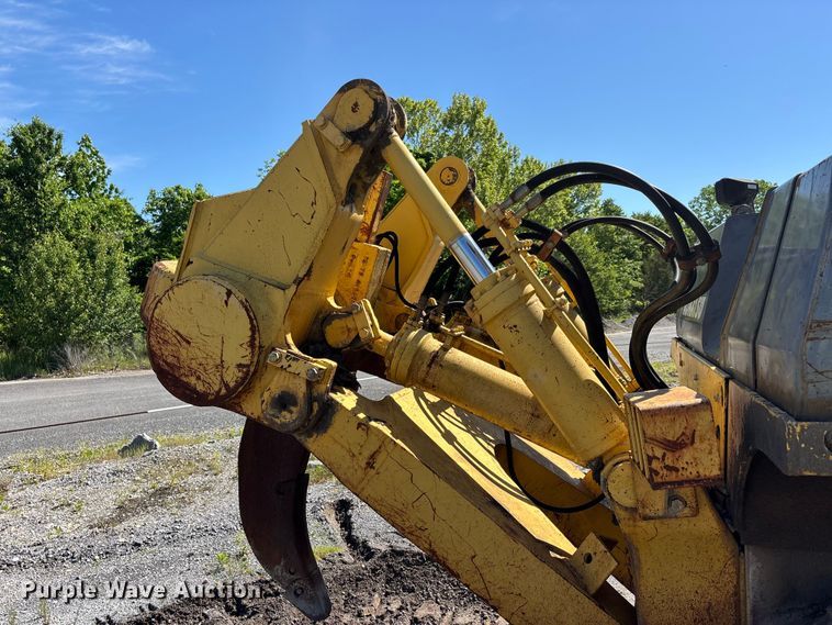 image for item DV4313 2001 Komatsu DD155AX-5 dozer