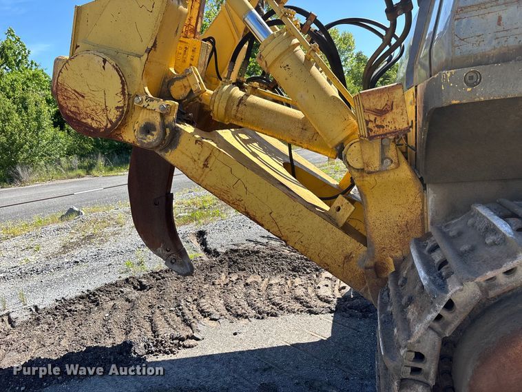 image for item DV4313 2001 Komatsu DD155AX-5 dozer