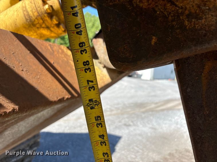 image for item DV4313 2001 Komatsu DD155AX-5 dozer