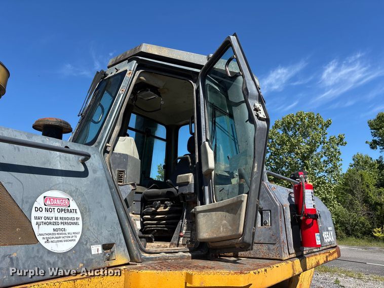 image for item DV4313 2001 Komatsu DD155AX-5 dozer