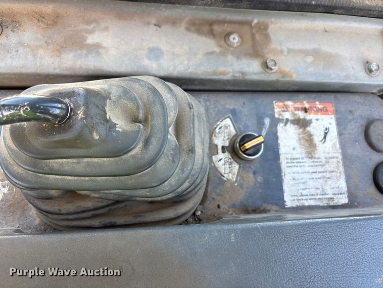 image for item DV4313 2001 Komatsu DD155AX-5 dozer