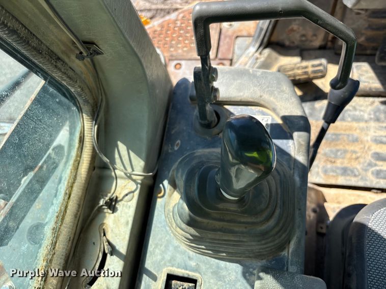 image for item DV4313 2001 Komatsu DD155AX-5 dozer