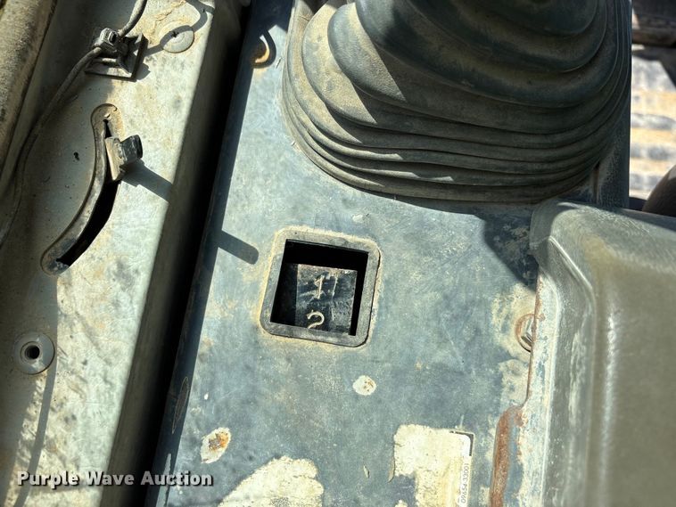 image for item DV4313 2001 Komatsu DD155AX-5 dozer