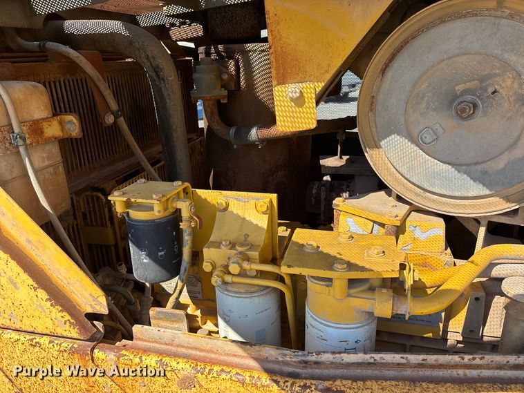 image for item DV4313 2001 Komatsu DD155AX-5 dozer
