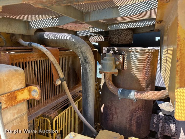 image for item DV4313 2001 Komatsu DD155AX-5 dozer