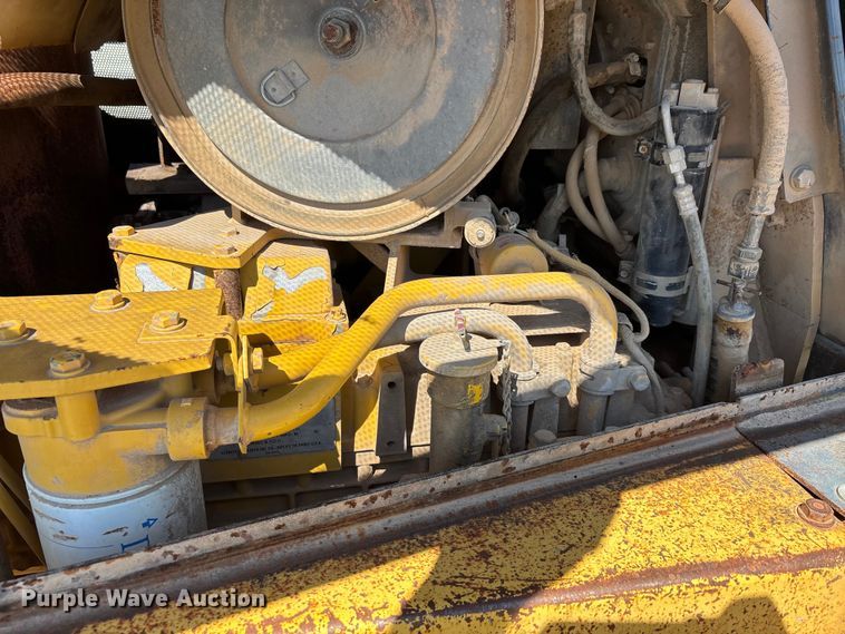 image for item DV4313 2001 Komatsu DD155AX-5 dozer