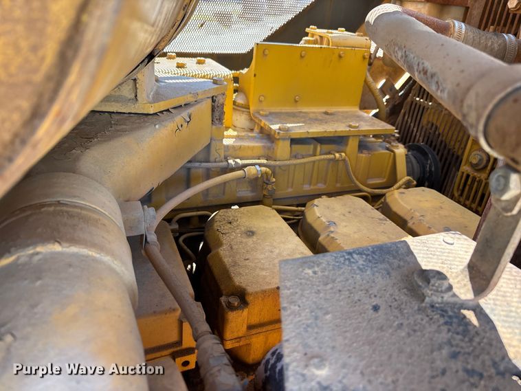 image for item DV4313 2001 Komatsu DD155AX-5 dozer