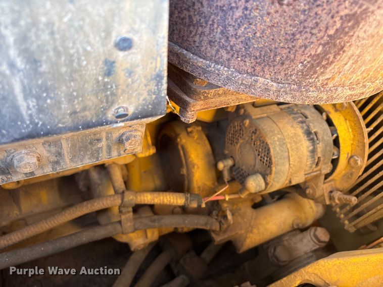 image for item DV4313 2001 Komatsu DD155AX-5 dozer