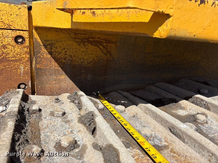 image for item DV4313 2001 Komatsu DD155AX-5 dozer