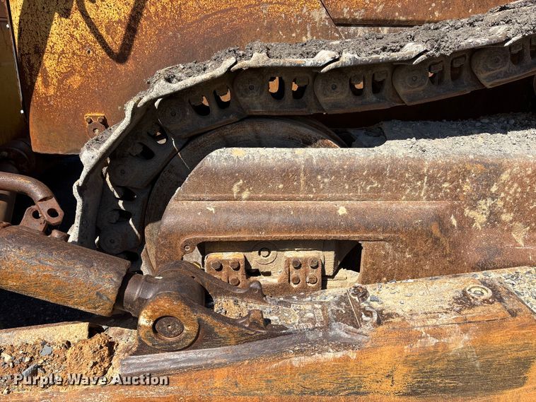 image for item DV4313 2001 Komatsu DD155AX-5 dozer