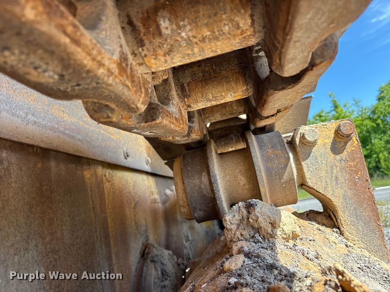 image for item DV4313 2001 Komatsu DD155AX-5 dozer