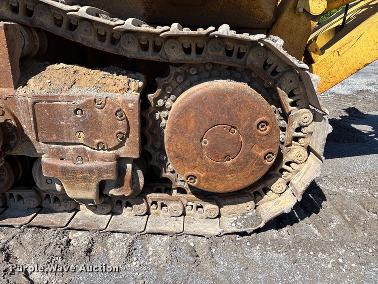 image for item DV4313 2001 Komatsu DD155AX-5 dozer