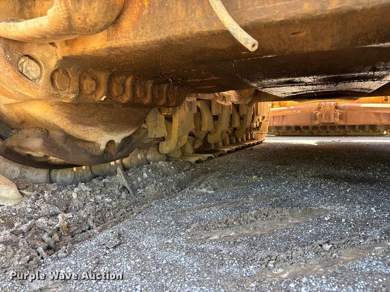 image for item DV4313 2001 Komatsu DD155AX-5 dozer