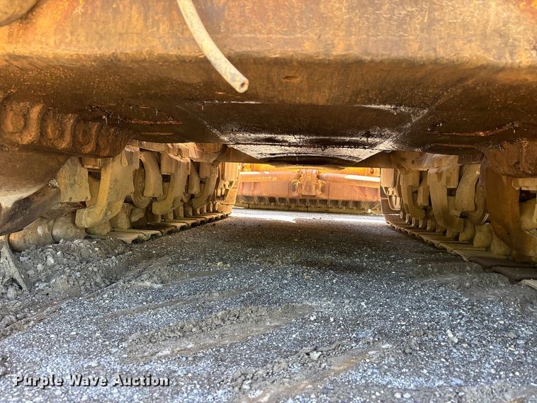 image for item DV4313 2001 Komatsu DD155AX-5 dozer