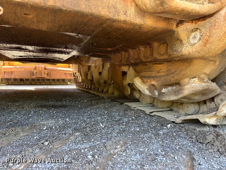 image for item DV4313 2001 Komatsu DD155AX-5 dozer