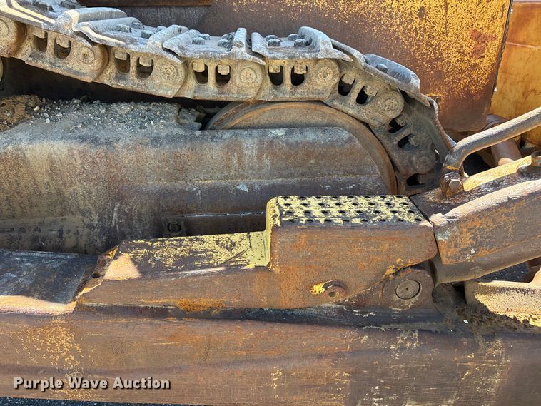 image for item DV4313 2001 Komatsu DD155AX-5 dozer
