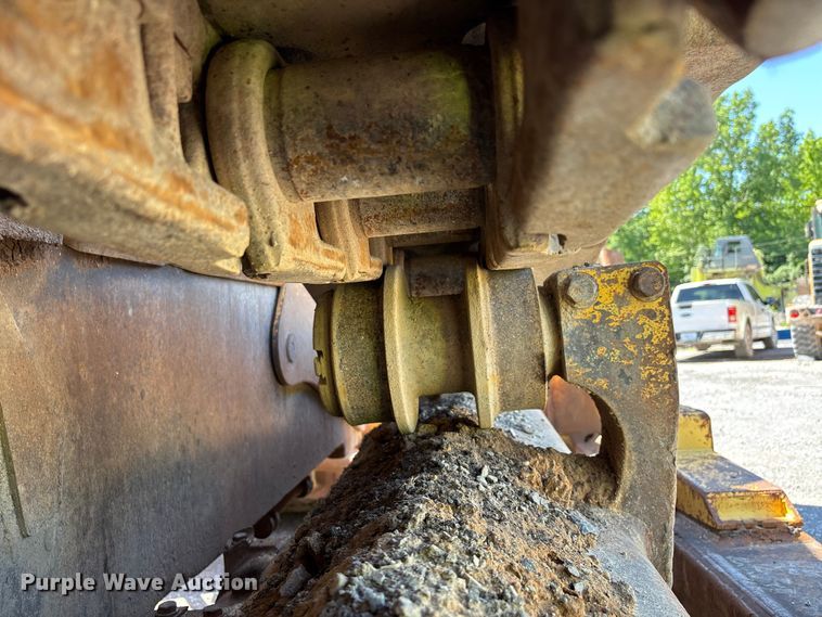 image for item DV4313 2001 Komatsu DD155AX-5 dozer