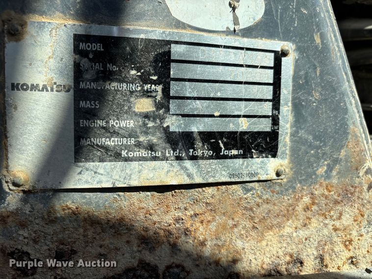 image for item DV4313 2001 Komatsu DD155AX-5 dozer