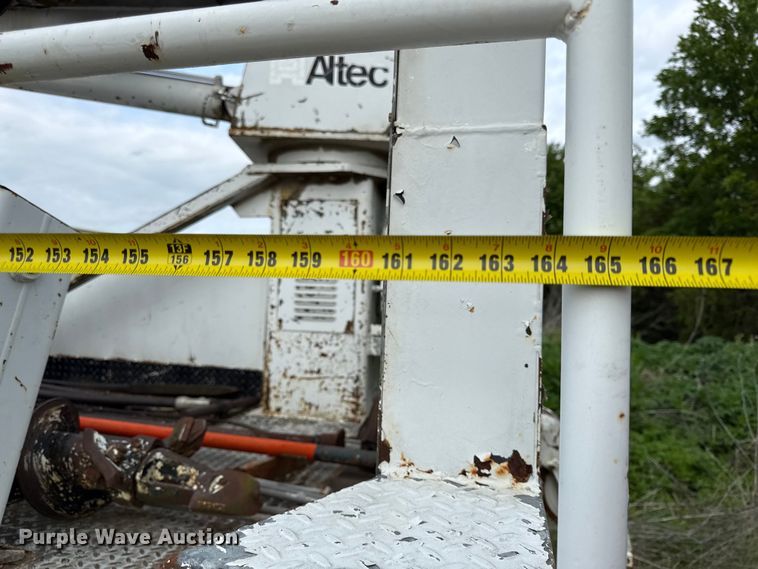 image for item DZ4429 1991 Ford F800 digger derrick truck