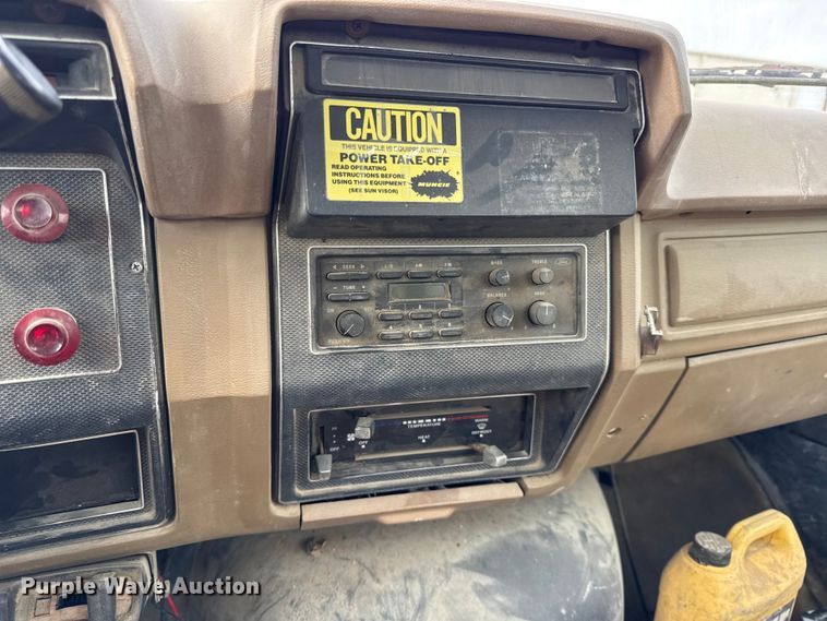 image for item DZ4429 1991 Ford F800 digger derrick truck