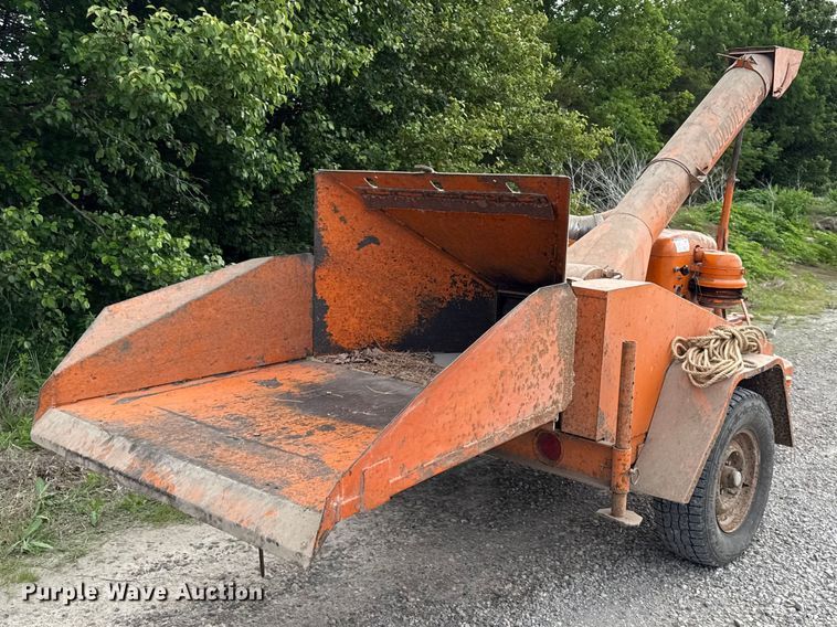 image for item DZ4430 Wood chuck Chipper wood chipper
