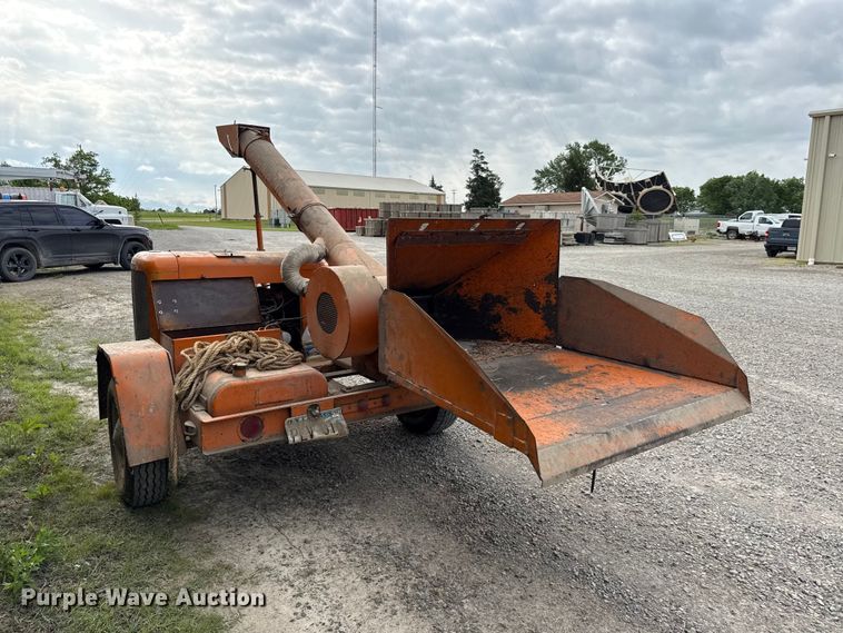 image for item DZ4430 Wood chuck Chipper wood chipper