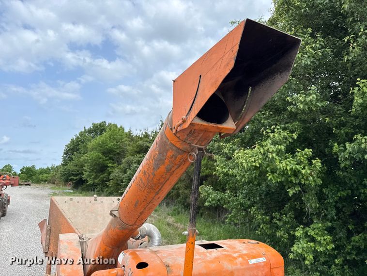 image for item DZ4430 Wood chuck Chipper wood chipper