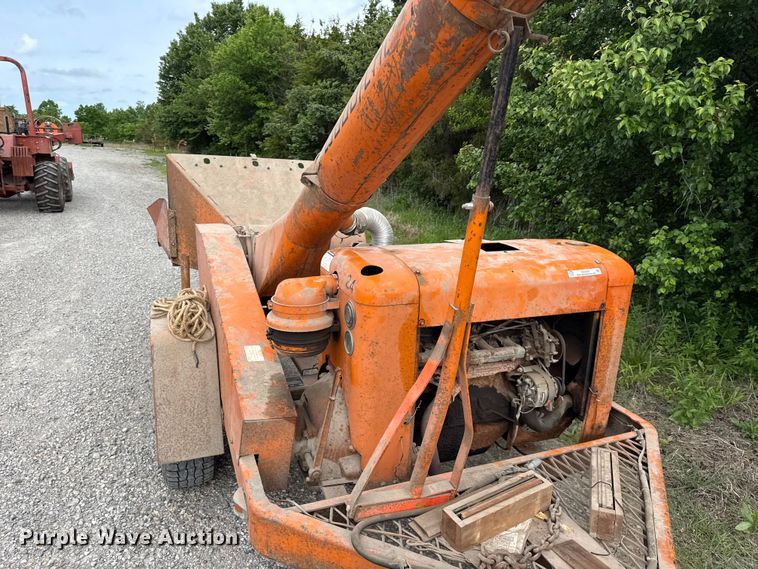 image for item DZ4430 Wood chuck Chipper wood chipper