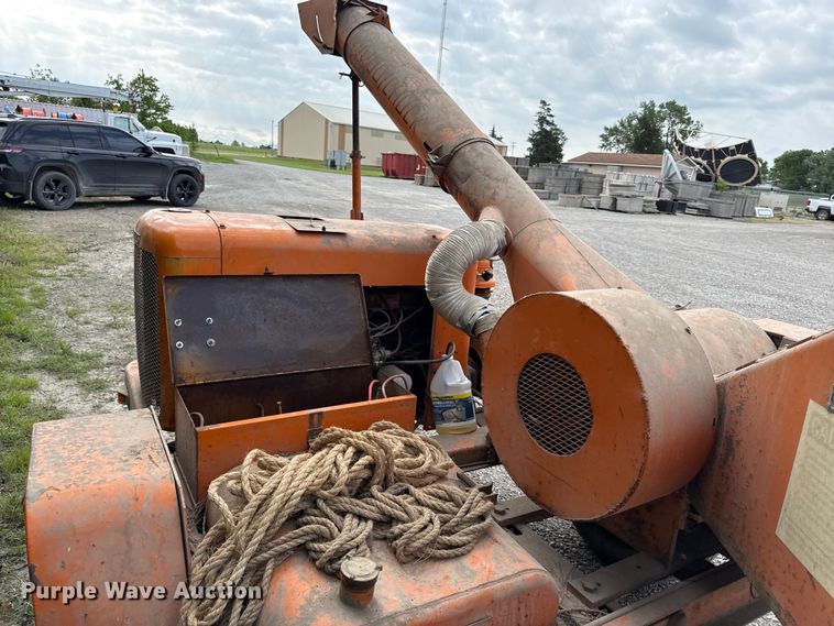 image for item DZ4430 Wood chuck Chipper wood chipper