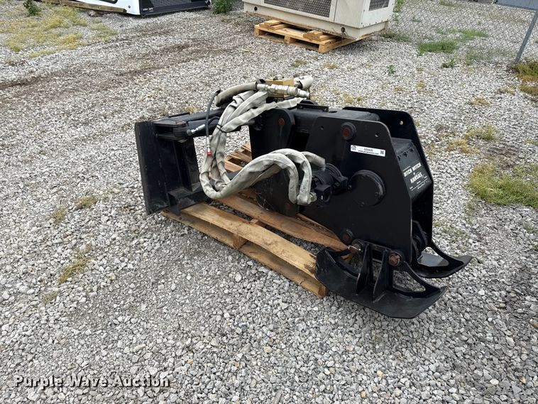 image for item DZ4432 2007 Ditch witch skid steer vibratory cable plow