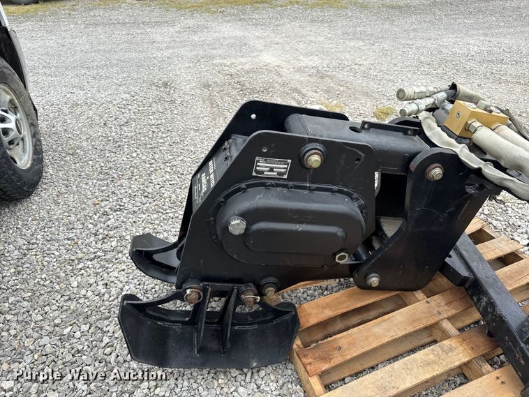 image for item DZ4432 2007 Ditch witch skid steer vibratory cable plow