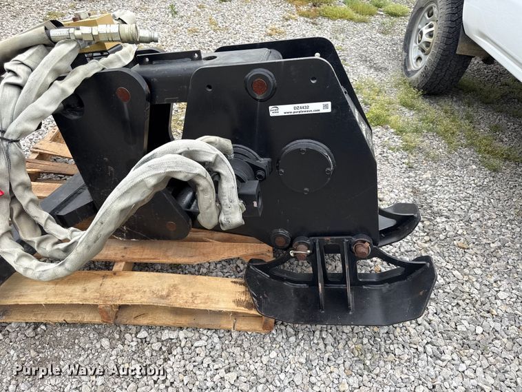 image for item DZ4432 2007 Ditch witch skid steer vibratory cable plow