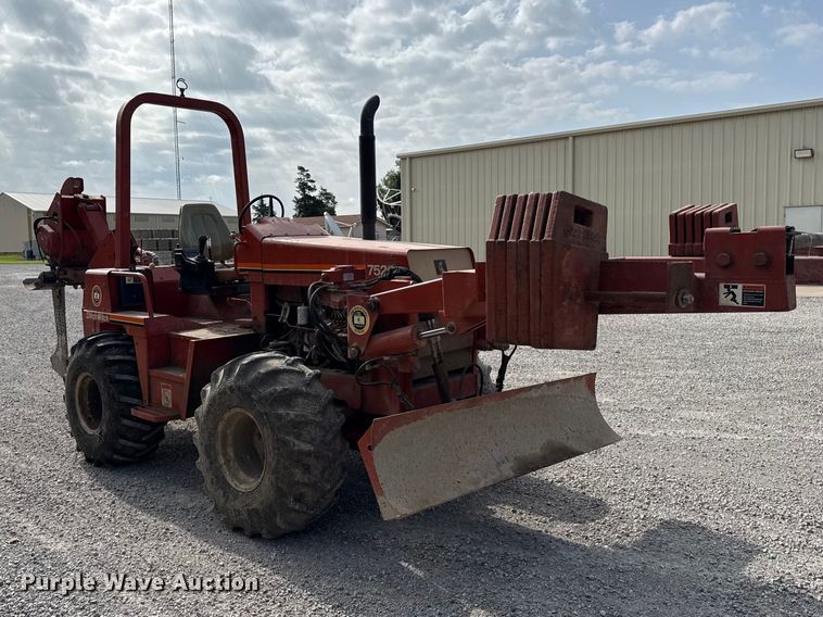 image for item DZ4433 1992 Ditch Witch 7520 vibratory cable plow