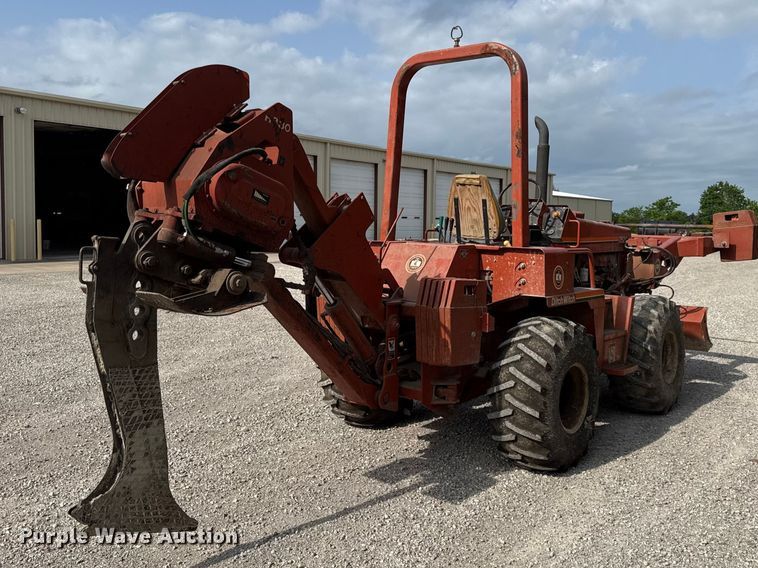 image for item DZ4433 1992 Ditch Witch 7520 vibratory cable plow