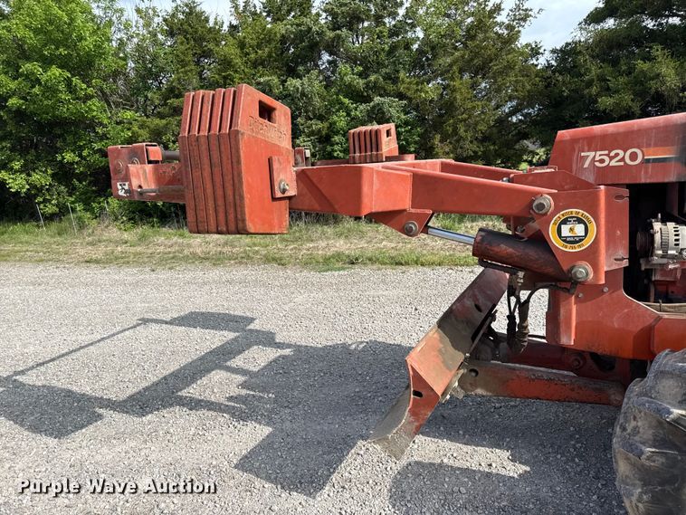 image for item DZ4433 1992 Ditch Witch 7520 vibratory cable plow