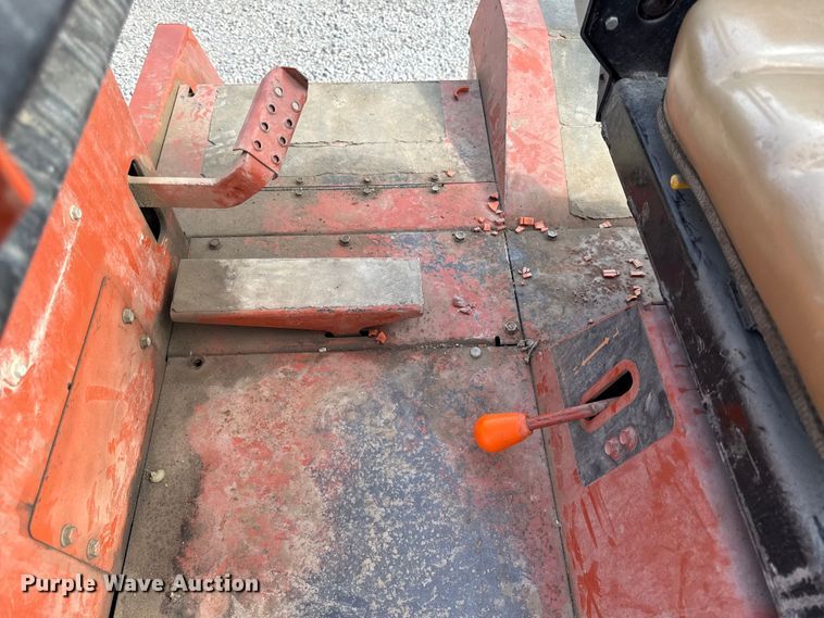 image for item DZ4433 1992 Ditch Witch 7520 vibratory cable plow