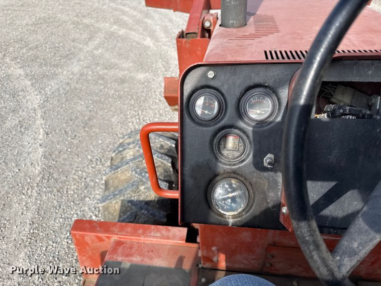 image for item DZ4433 1992 Ditch Witch 7520 vibratory cable plow