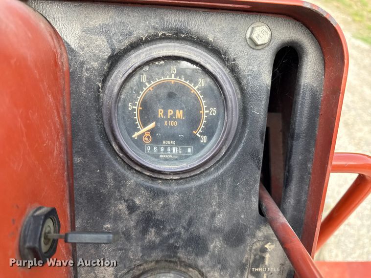 image for item DZ4433 1992 Ditch Witch 7520 vibratory cable plow